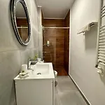 & Studiouri Calypso *