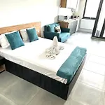 & Studiouri Calypso *